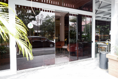 Exterior & Views 1, King's Palace RedPartner, Medan