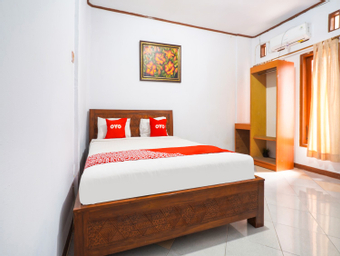 Bedroom 2, OYO 91561 Gandhi Hotel, Bandung