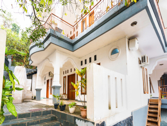 Exterior & Views 1, OYO 91561 Gandhi Hotel, Bandung