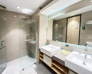 Bathroom 52