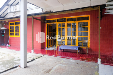 Exterior & Views 2, Ninja Room Pasteur Mitra RedDoorz, Bandung