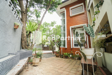 Exterior & Views 2, Fazza Syariah RedPartner, East Jakarta