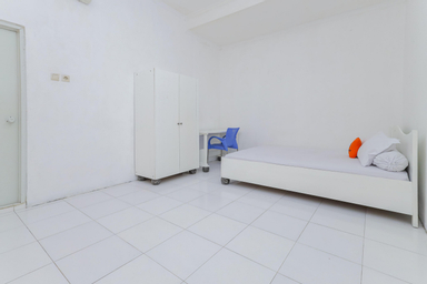 Bedroom 2, Koolkost @ Siwalankerto (Minimum Stay 30 Nights), Surabaya