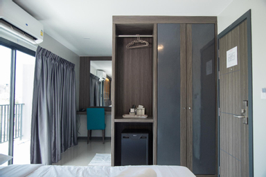Interior view 6