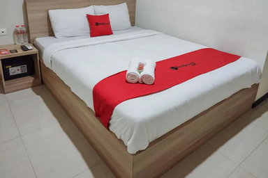 Bedroom 3, RedDoorz @ Galaxy Bumi Permai Surabaya, Surabaya
