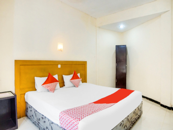 Bedroom 1, OYO 91878 Cherry Red Hotel, Medan