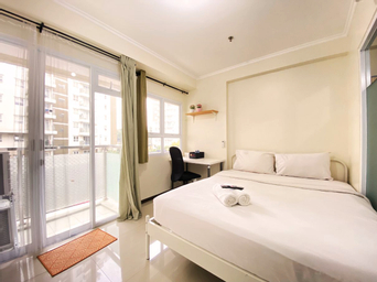 Bedroom 1, Homey 1BR at Gateway Pasteur Apartment By Travelio, Bandung