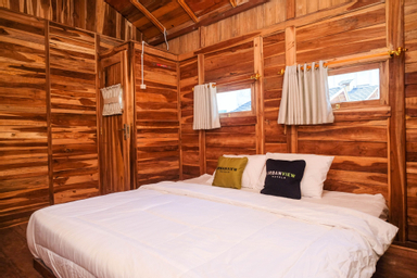 Queen Deluxe Room