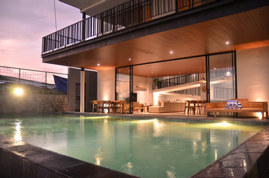 Sport & Beauty 1, Greenhill Mountain View Villa 8 BR with Heated Private Pool, Bandung
