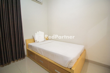 Bedroom 2, The Doctor Guest House Syariah RedPartner near Pakuwon Mall Yogyakarta, Yogyakarta