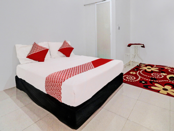 Bedroom 1, OYO 92054 Gala Residence, Jambi
