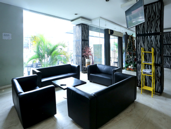 Public Area 3, OYO Townhouse OAK Hotel Fiducia Pondok Gede, Jakarta Timur