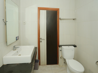 Bathroom 9