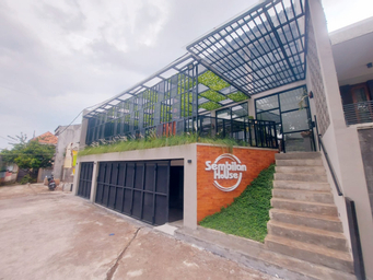 Exterior & Views 2, Sembilan House Syariah, Bandung