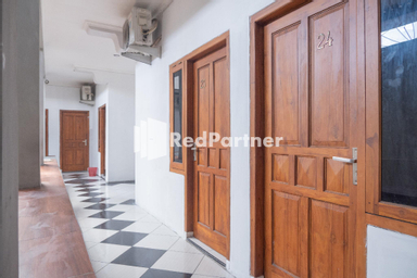 Exterior & Views 2, Crown Residence near Tugu Yogyakarta RedPartner, Yogyakarta