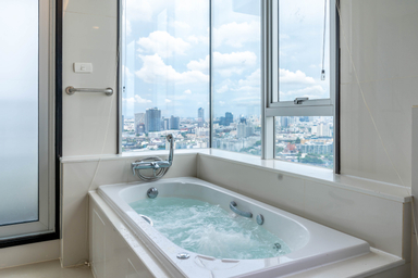 Bathroom 9