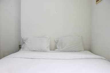 Bedroom 1, Comfort Studio at Gading Icon Apartment By Travelio, Jakarta Timur