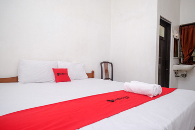 Queen Standard Room
