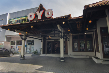 Exterior & Views 2, OYO 194 Hotel Sapta Gria, Yogyakarta