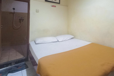 Bedroom 1, Hotel Malang near Alun Alun Malang RedPartner, Malang