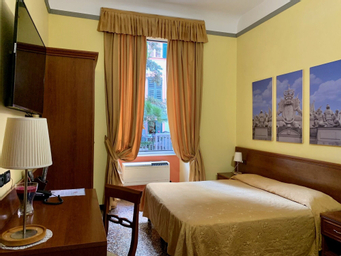 Bedroom 1, Hotel Actor, Genova