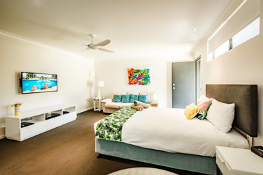 Bedroom 2, Coffs Harbour Holiday Apartments, Coffs Harbour - Pt A