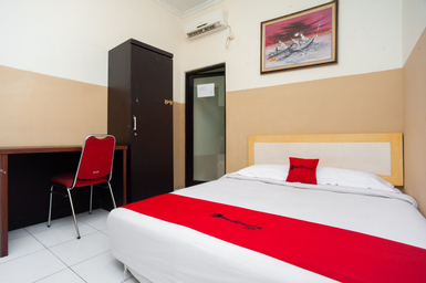 Bedroom 1, RedDoorz near RS Siti Khodijah, Palembang