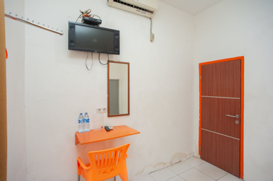 Bedroom 3, RedDoorz near Jalan Jenderal Sudirman Palembang, Palembang