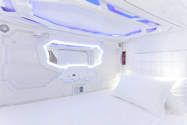 Bedroom 4, Avagard Capsule Hotel - Suvarnabhumi Airport, Bang Plee