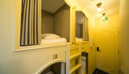 Bedroom 4, The Wardrobe Hostel Roppongi, Minato