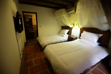 Bedroom 3, Tomato Red, Kinmen