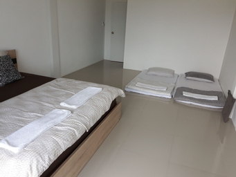 Bedroom 1, Sukhumvit 50 hostel, Phra Khanong