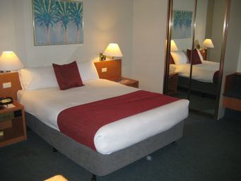 Bedroom 1, Devere Hotel Sydney, Sydney