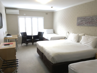 Bedroom 3, The Murray Hotel, Perth
