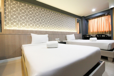 Bedroom 2, Convenient Park Bangkok Hotel, Phra Khanong