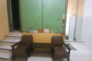 Public Area 3, SPOT ON 92236 Kediri Family Homestay, Medan