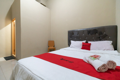 Bedroom 3, RedDoorz near Palembang Trade Center 4, Palembang