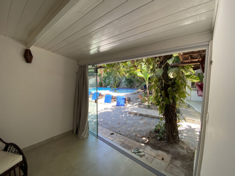 Exterior & Views 12