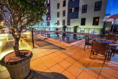 Paradise Flat, natal