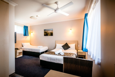 Bedroom 2, Park Beach Resort Motel, Coffs Harbour - Pt A