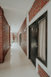 Others, D'Paragon Cherry, Yogyakarta