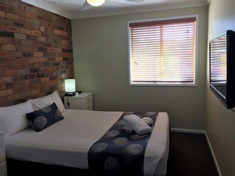 Bedroom 2, Park Beach Resort Motel, Coffs Harbour - Pt A