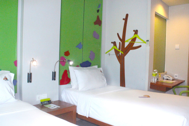Happiness Twin Bed (Breakfast)