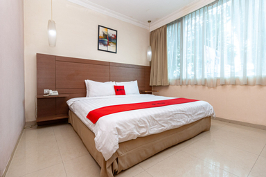 Bedroom 1, RedDoorz Premium @ Hotel Ratu Residence, Jambi