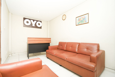 Public Area 2, Oyo 748 R-15, Surabaya