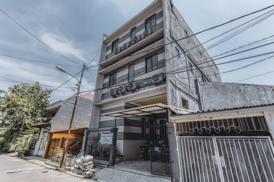 Exterior & Views, KoolKost Syariah near Satelit Indah - Caters to Women, Surabaya