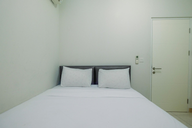 Bedroom 1, 2BR Apartment with Minimalist Style at Springlake Summarecon By Travelio, Bekasi
