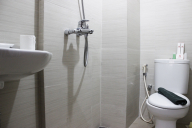 Bedroom 2, Compact Studio Room at Gateway Pasteur Apartment near Exit Toll By Travelio, Bandung