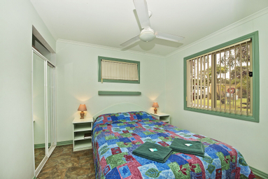 Bedroom 3, Acclaim Pine Grove Holiday Park, Esperance