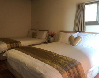 Bedroom 2, Rong Shu Xia B&B, Kinmen